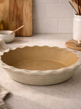 Pampered Chef Family Heritage New Traditions Stoneware Pie Dish 10" Baking Pan